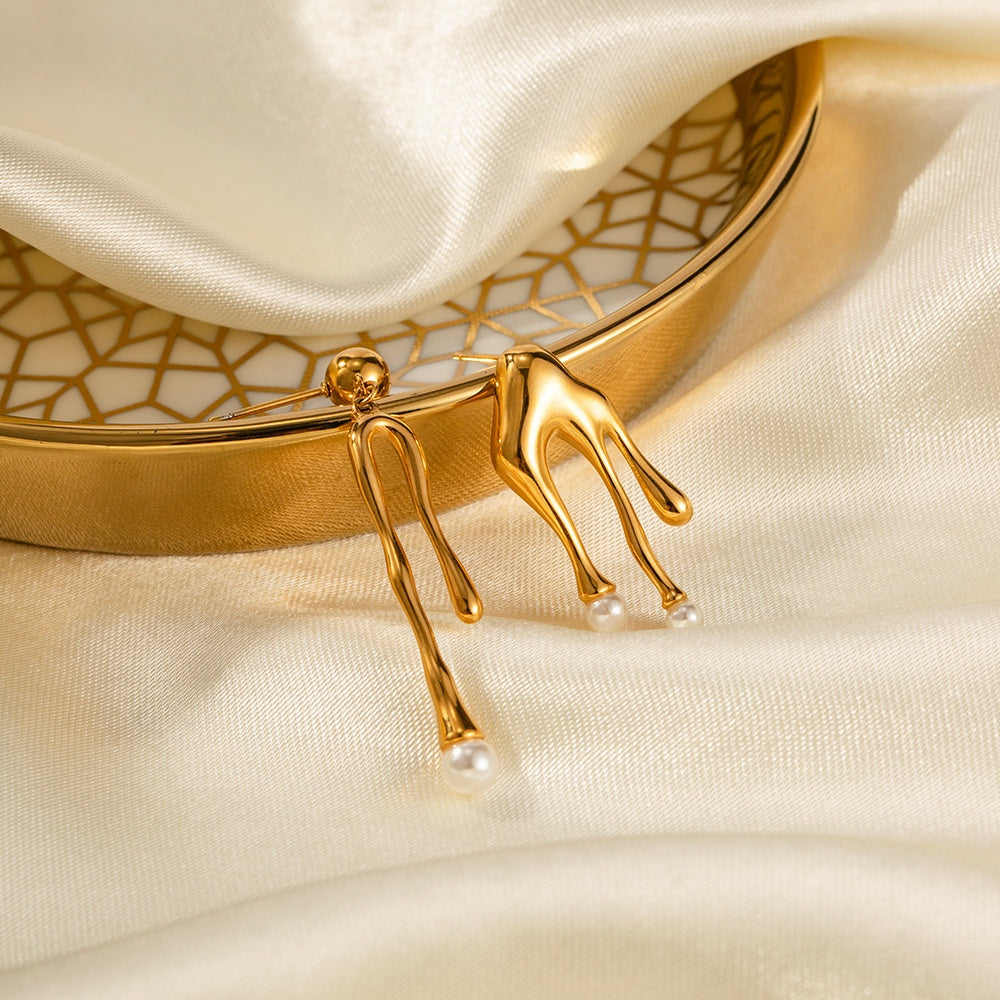 Liquid Gold Pearl Drip Earrings – Asymmetric Designer Statement